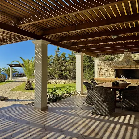 Odysseus Kefalonia Villa *